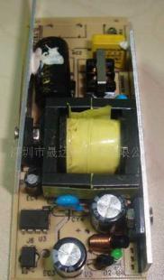 8V2A裸板開關(guān)電源的工作原理與應(yīng)用場(chǎng)景解析